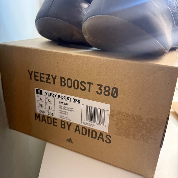 Yeezy Boost 380 Onyx Adidas - Picture 6 of 7